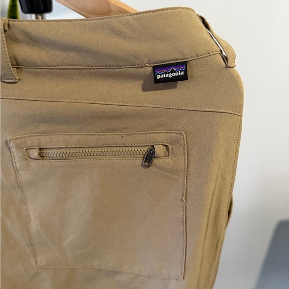 Patagonia Women’s light weight Tan Pants - Picture 6 of 6